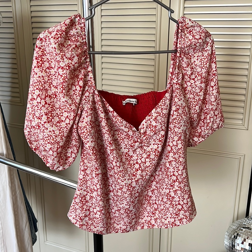 Abercrombie & Fitch Puff Sleeve Sweetheart Top